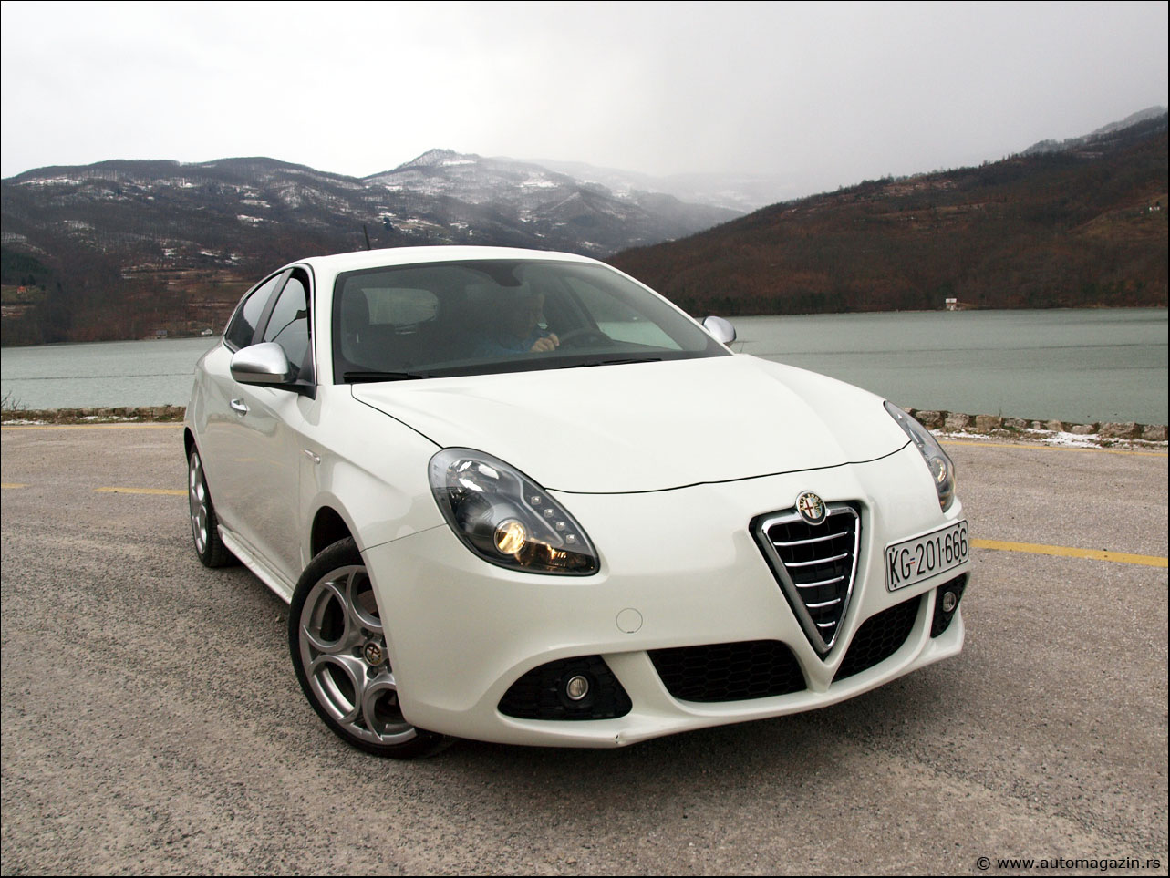 Alfa%20Romeo%20Giulietta%20-%20Automagazin_20110103193231.jpg