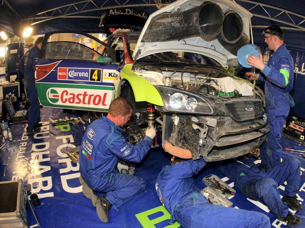 WRC%20-%20Ford%20Abu%20Dhabi%20WRT%20service_20080302020114.jpg