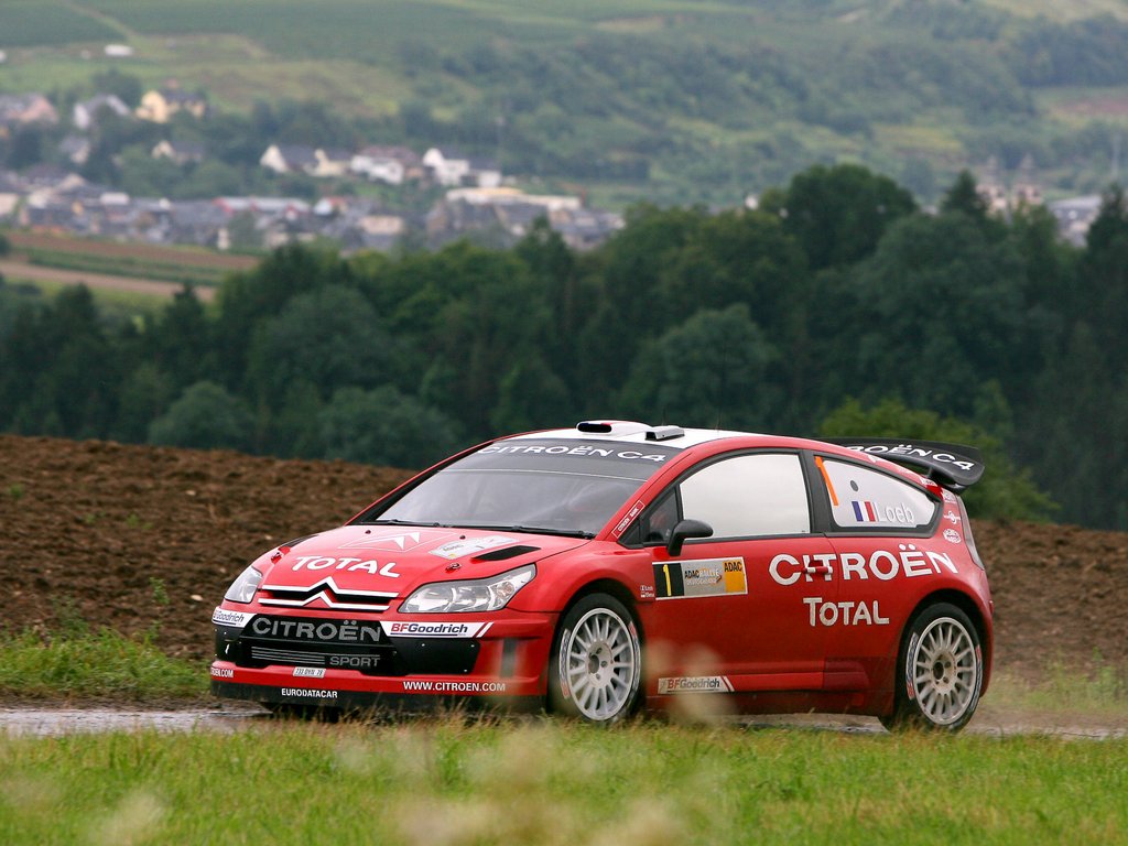 WRC%20-%20Loeb%20-%20Elena_20070820170118.jpg