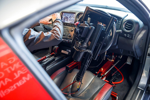 Prvi Nissan GT-R upravljan putem PlayStationa na Silverstonu je postigao brzinu veću od 210 km/h