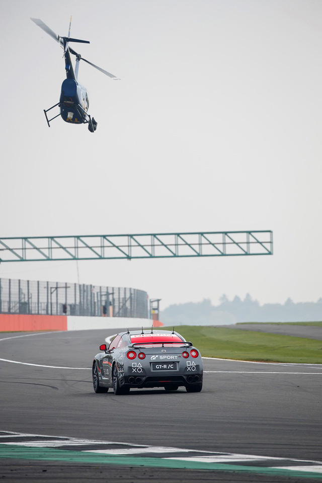 Prvi Nissan GT-R upravljan putem PlayStationa na Silverstonu je postigao brzinu veću od 210 km/h