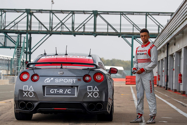 Prvi Nissan GT-R upravljan putem PlayStationa na Silverstonu je postigao brzinu veću od 210 km/h