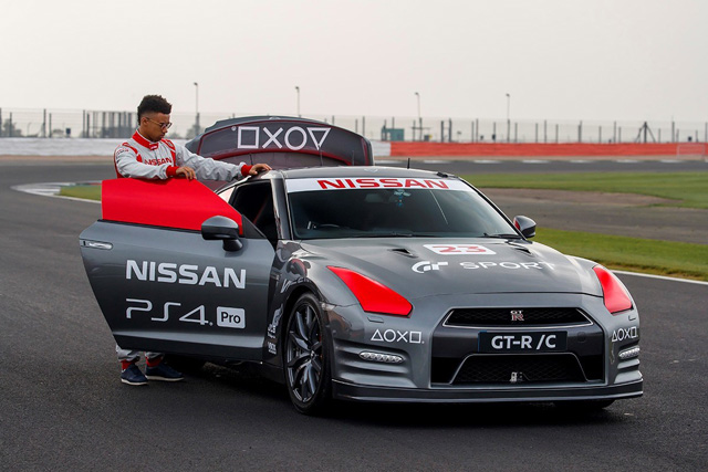 Prvi Nissan GT-R upravljan putem PlayStationa na Silverstonu je postigao brzinu veću od 210 km/h