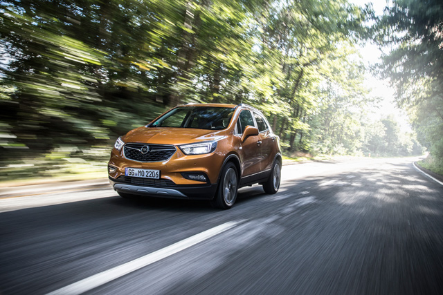 Bezbedna navigacija tokom doba godine sa smanjenom vidljivošću uz pomoć Opelovih svetlosnih inovacija