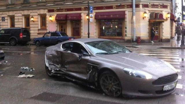 Fudbaler razbio svoj Aston Martin odmah nakon kupovine. Sa petnaest godina! (FOTO)