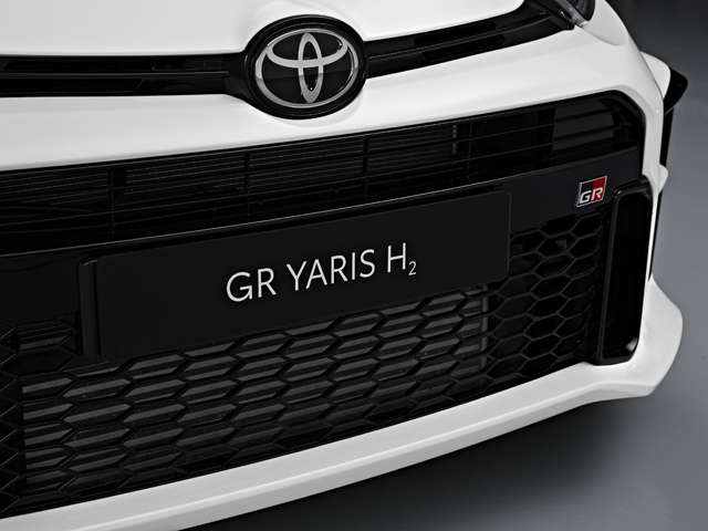 Toyota predstavila eksperimentalni GR Yaris s motorom na vodonik