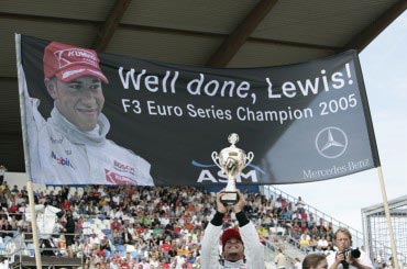 Ko je Lewis Hamilton?