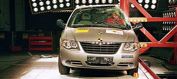 Chrysler Voyager je katastrofalno nesiguran!