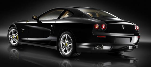 Ferrari zaradi 32.000 eura po automobilu