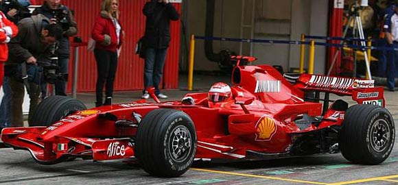Formula 1 - Schumi već na stazi! Prve fotke