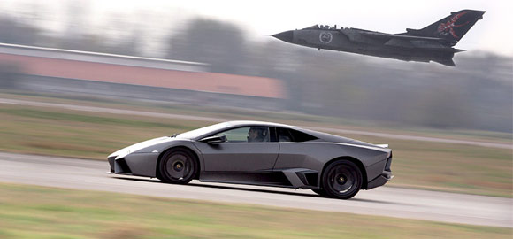 Lamborghini Reventon protiv aviona - trka za TV kamere