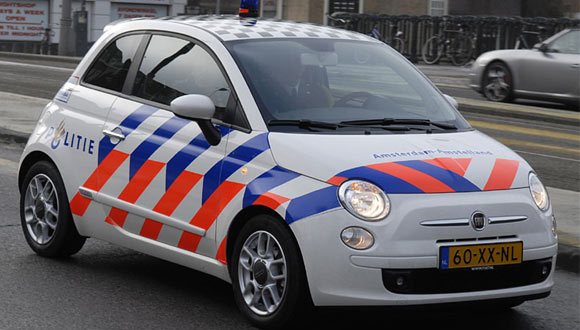 Fiat 500 u policijskoj uniformi