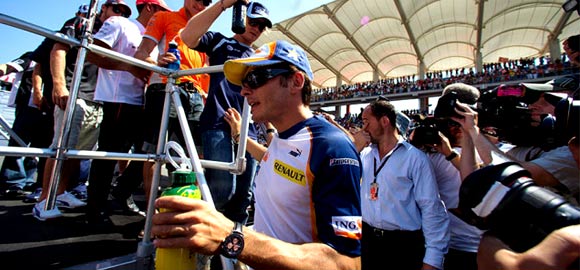 Formula 1 - Fisichella za mesto u ekipi daje 10 miliona !