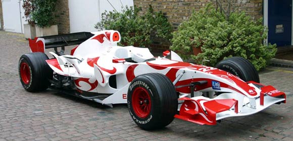 Sanjate o F1 bolidu? Super Aguri ima jedan za prodaju