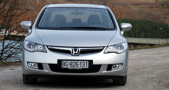 Test: Honda Civic Sedan - Zlatna sredina