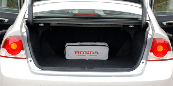 Test: Honda Civic Sedan - Zlatna sredina