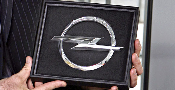 Opel menja svoj logo - premijera na modelu Insignia