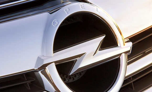 Opel menja svoj logo - premijera na modelu Insignia