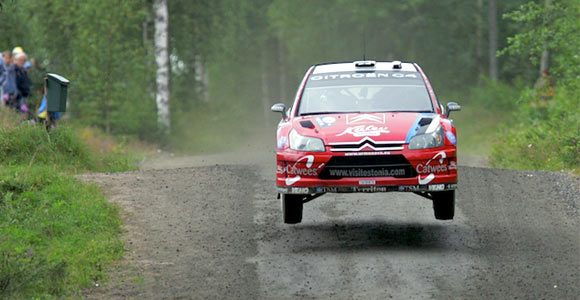 WRC - Neste Oil Rally Finland - Loeb vodi, Aava odustao