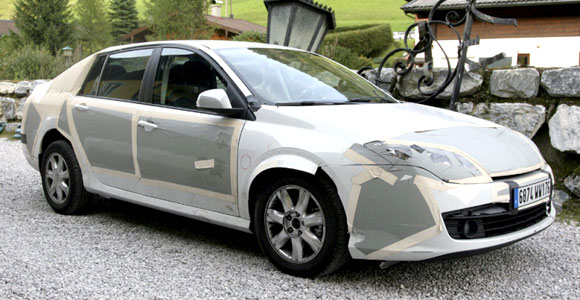 Uskoro stiže Renault Laguna sedan!