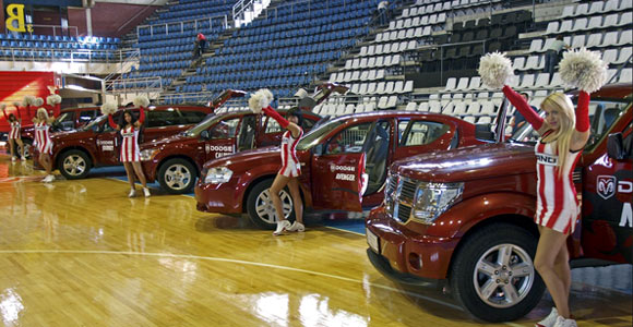 Košarkaši Crvene Zvezde u Dodge automobilima