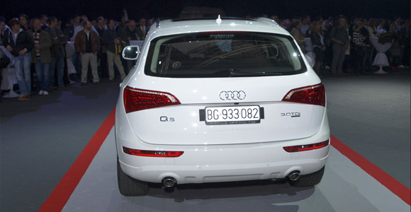 Audi Q5 na crvenom tepihu