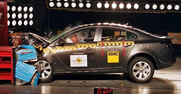 Opel Insignia - Maksimalnih 5 zvezdica na Euro NCAP testu