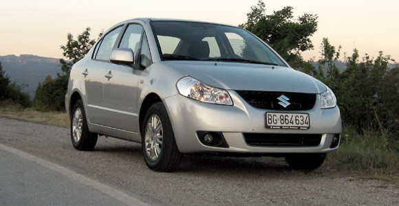 Test: Suzuki SX4 Sedan 1.6 VVT - Sedan za naše ulice