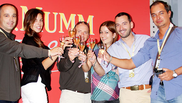 Mumm oficijalno piće Formule 1 - Popijte svoju čašu luksuza