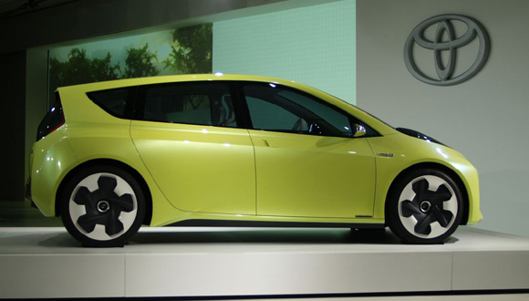 Sajam automobila u Detroitu - Toyota FT-CH - mali Prius