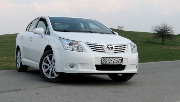 Testirali smo: Toyota Avensis 2.0 Valvematic Multidrive S
