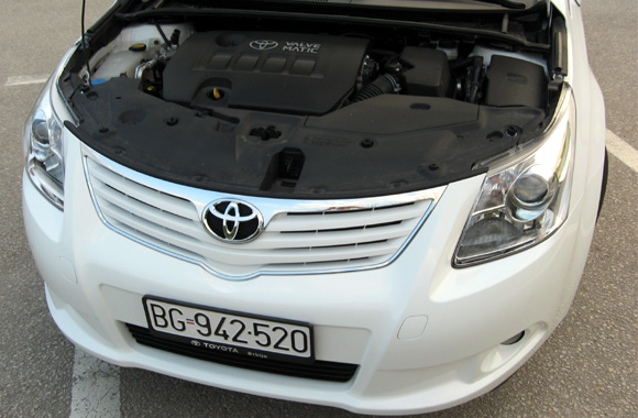 Testirali smo: Toyota Avensis 2.0 Valvematic Multidrive S
