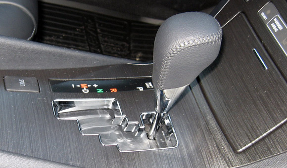 Testirali smo: Toyota Avensis 2.0 Valvematic Multidrive S