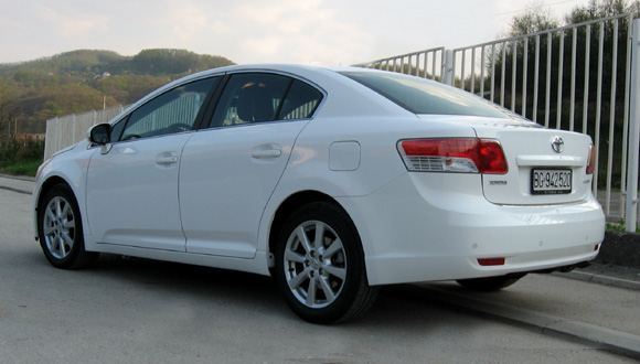 Testirali smo: Toyota Avensis 2.0 Valvematic Multidrive S