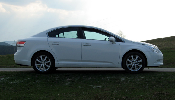Testirali smo: Toyota Avensis 2.0 Valvematic Multidrive S