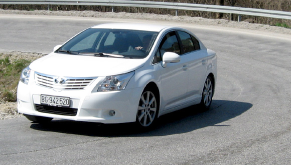 Testirali smo: Toyota Avensis 2.0 Valvematic Multidrive S