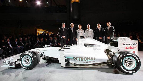 Formula 1 - Mercedes predstavio tim i bolid