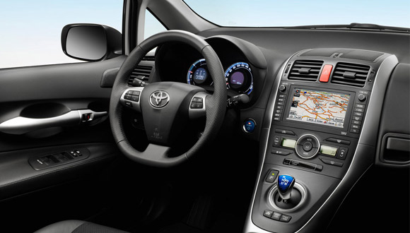 Toyota Auris Hybrid - nove informacije i fotografije