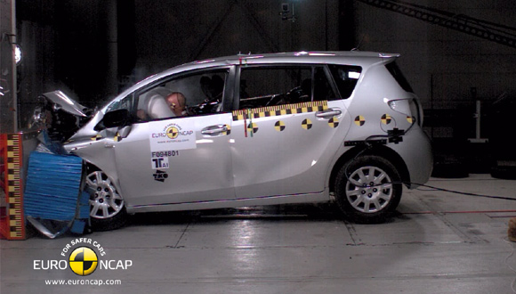 Toyota Verso dobila ocenu od 5 zvezdica na 2010 Euro NCAP testu
