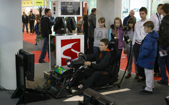 NIS - Takmičenje na play station konzolama na Sajmu automobila