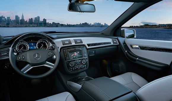 Mercedes-Benz R: prve fotografije redizajniranog modela