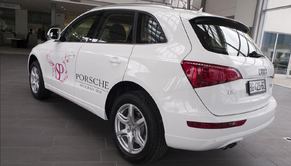 Suzana Perić vozi Audi Q5