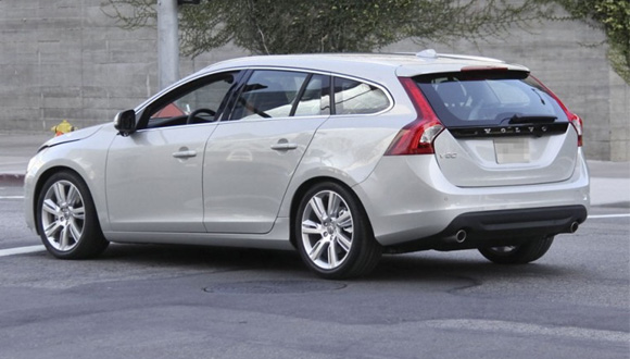 Volvo V60 - prve fotografije bez maske!