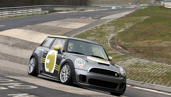 MINI E Race: Nordschleife za 9:51.45 min + VIDEO