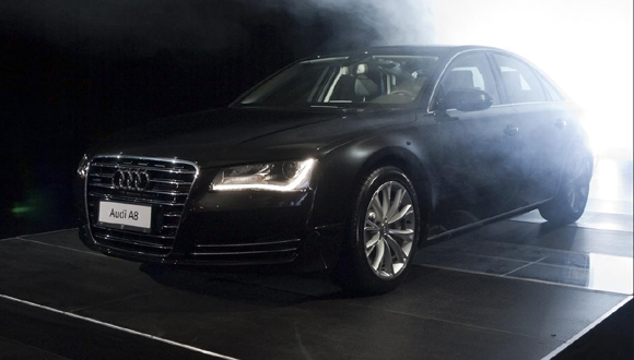 Veličanstvena limuzina Audi A8 stigla je u Srbiju