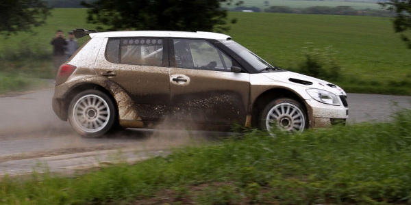 Rally – Škoda Fabija S2000 Evo 2 VIDEO