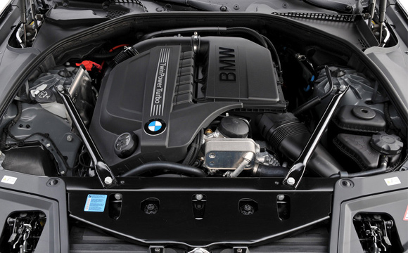 BMW 5: M paket, xDrive i novi motor 535d