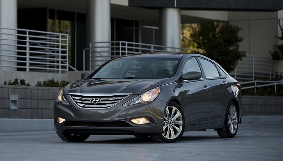 Video: Hyundai Sonata – sedan sa linijama kupea