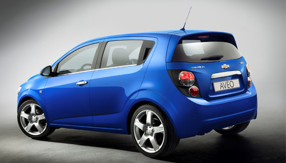 Novi Chevrolet Aveo unosi “hot-heč“ stil u segment malih automobila