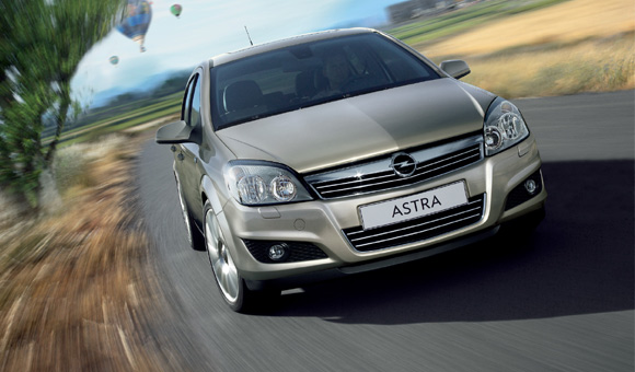 Beoauto: Opel Astra Classic III sa osam točkova